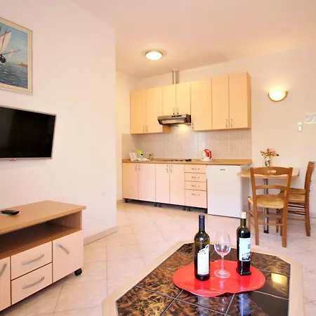 Apartment By The Sea Baska, Krk - 22725 Baska (Krk)